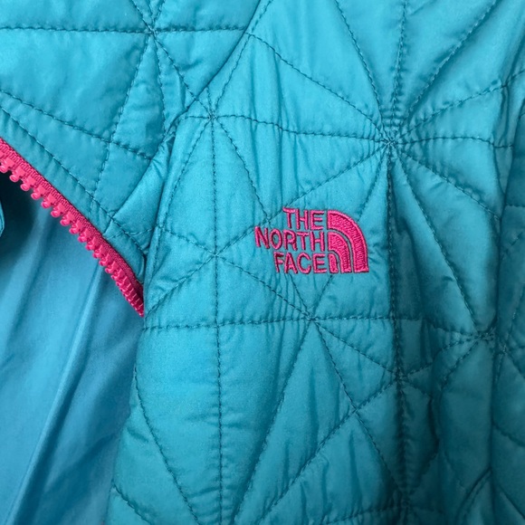 Ladies North Face Jacket - Picture 2 of 10
